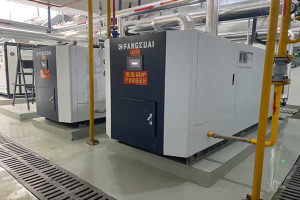 西寧站使用方快鍋爐兩臺700kw兩臺1400kw常壓燃氣熱水鍋爐案例